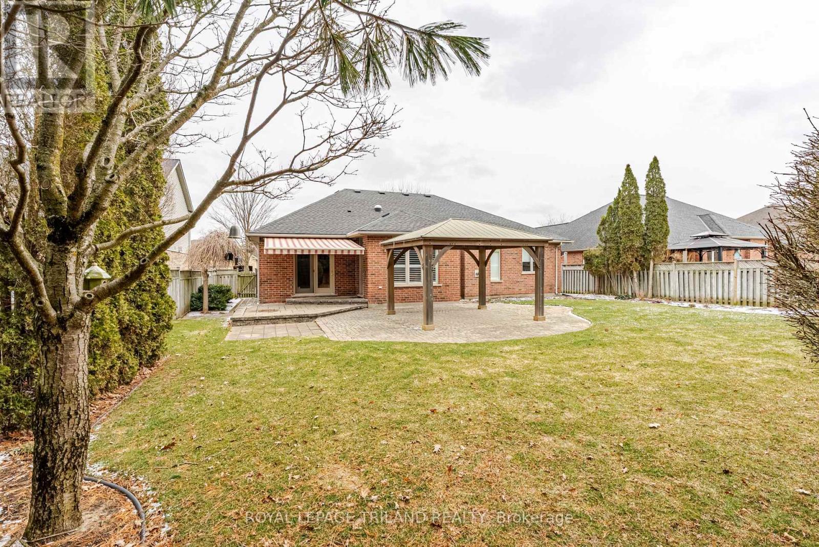 43 Pinehurst Drive, Thames Centre, Ontario N0L 1G2 - Photo 44 - X12899386