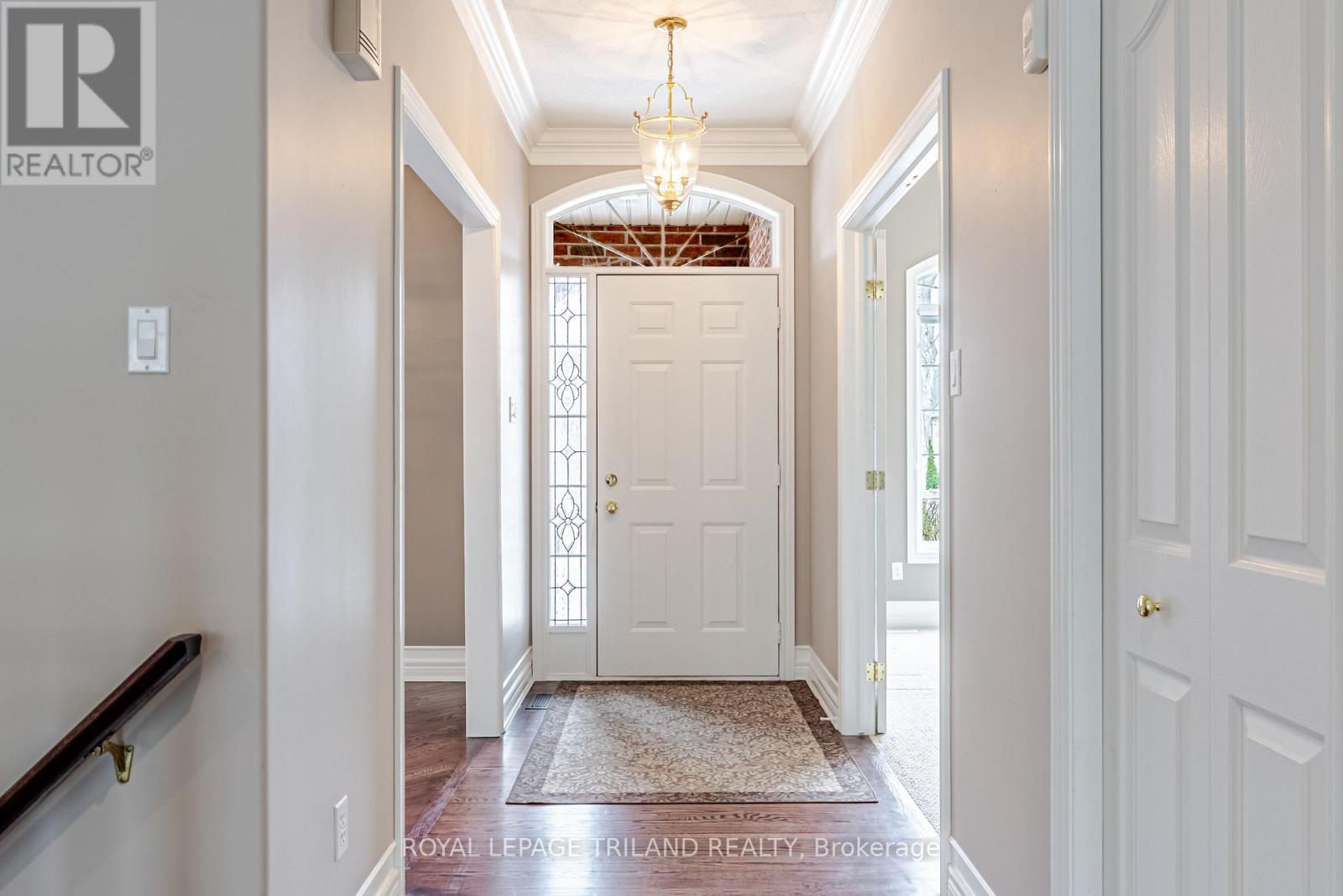 43 Pinehurst Drive, Thames Centre, Ontario N0L 1G2 - Photo 8 - X12899386