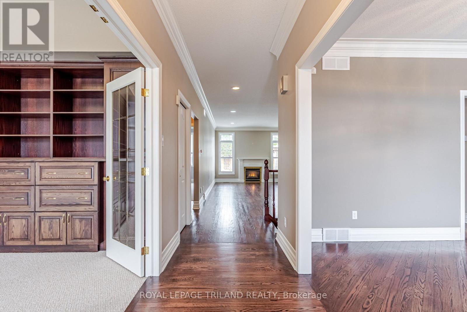 43 Pinehurst Drive, Thames Centre, Ontario N0L 1G2 - Photo 9 - X12899386