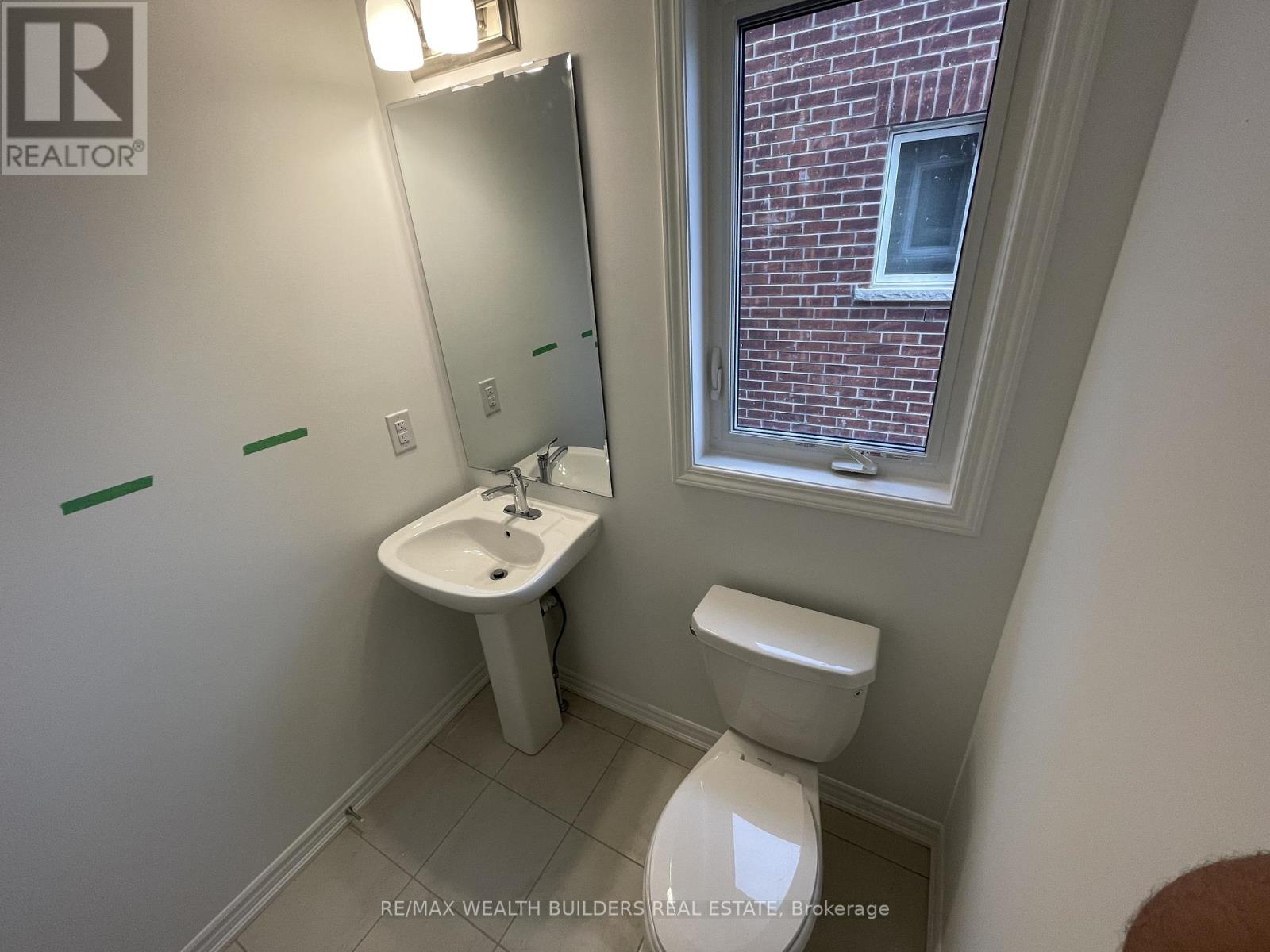 1260 Wintergreen Place, Milton (Cb Cobban), Ontario  L9E 1S3 - Photo 11 - W12907514