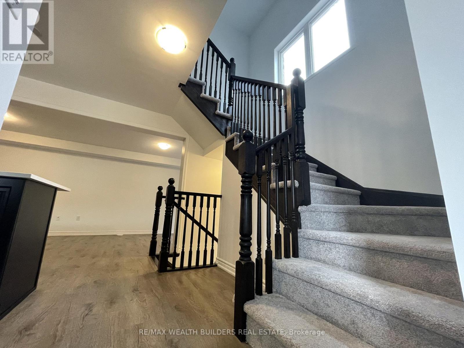 1260 Wintergreen Place, Milton (Cb Cobban), Ontario  L9E 1S3 - Photo 12 - W12907514