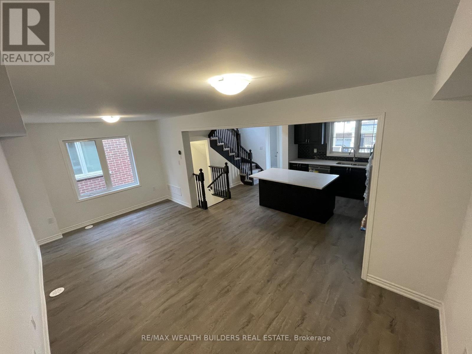 1260 Wintergreen Place, Milton (Cb Cobban), Ontario  L9E 1S3 - Photo 5 - W12907514