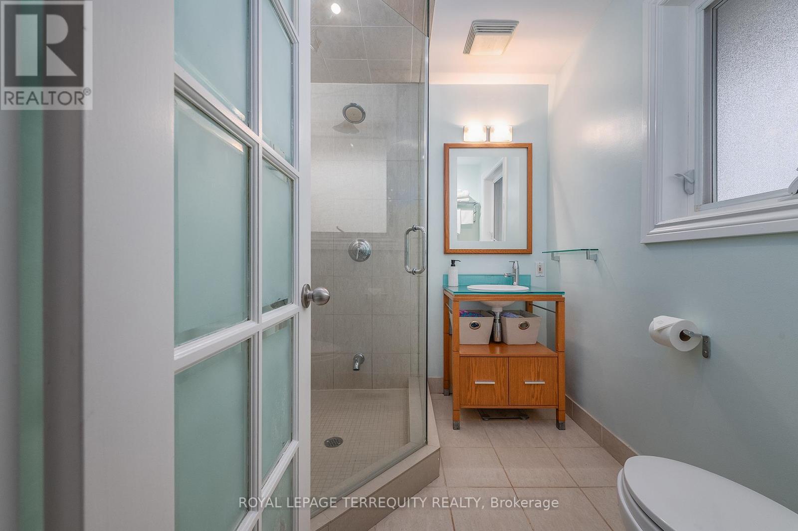 6 Earlington Avenue, Toronto, Ontario  M8X 2N5 - Photo 24 - W12907518