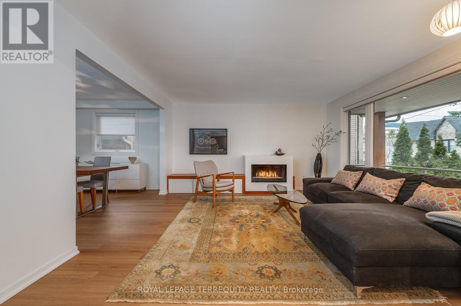 6 Earlington Avenue, Toronto, Ontario  M8X 2N5 - Photo 6 - W12907518