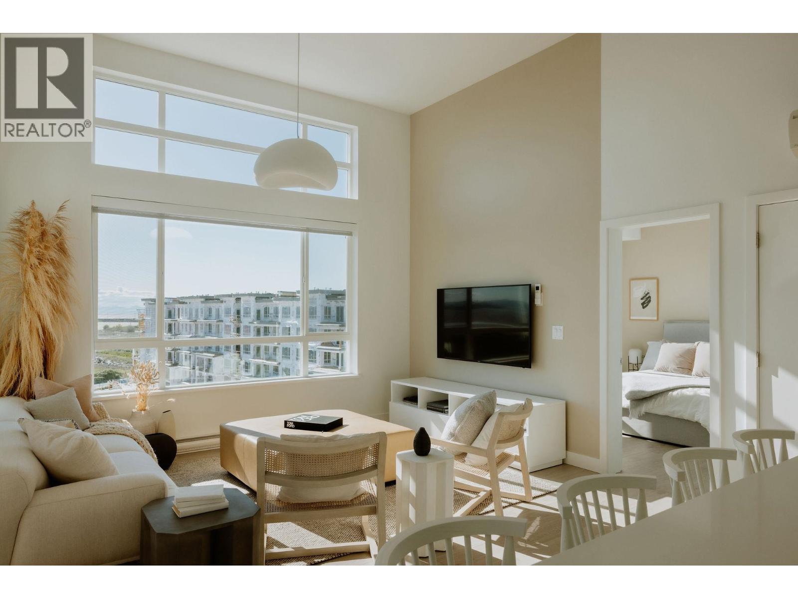 215 2431 Rabbit Drive, Tsawwassen, British Columbia  V4M 0G5 - Photo 2 - R3094314