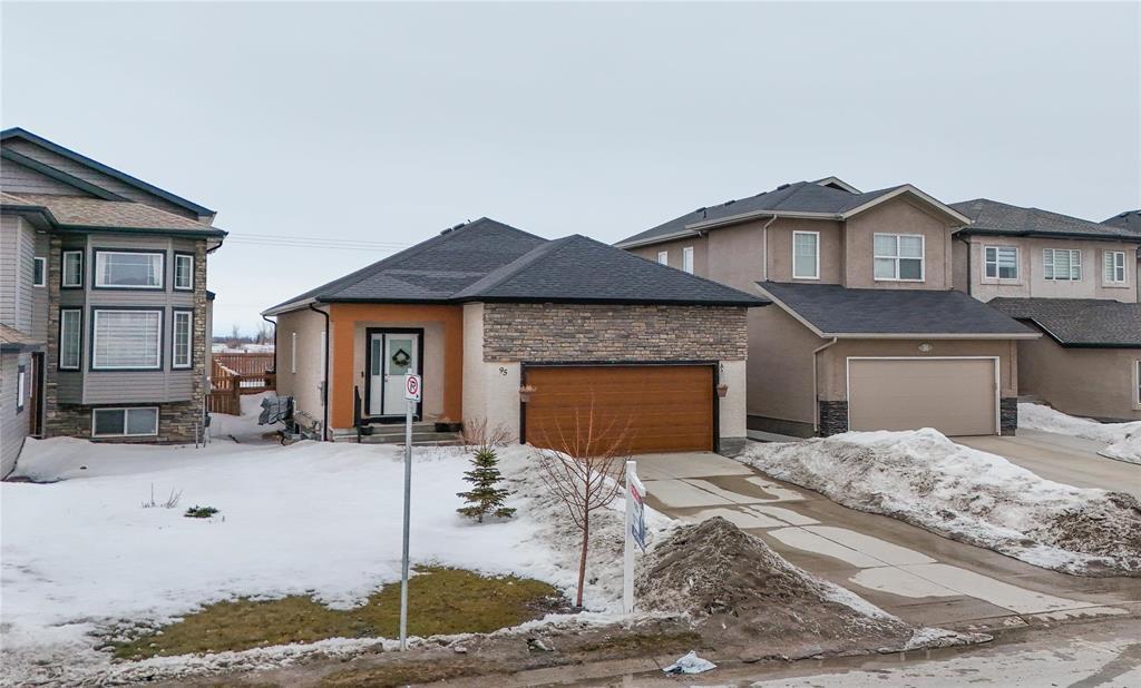 95 Castlebury Meadows Drive, Winnipeg, Manitoba  R2R 1C5 - Photo 1 - 202605203