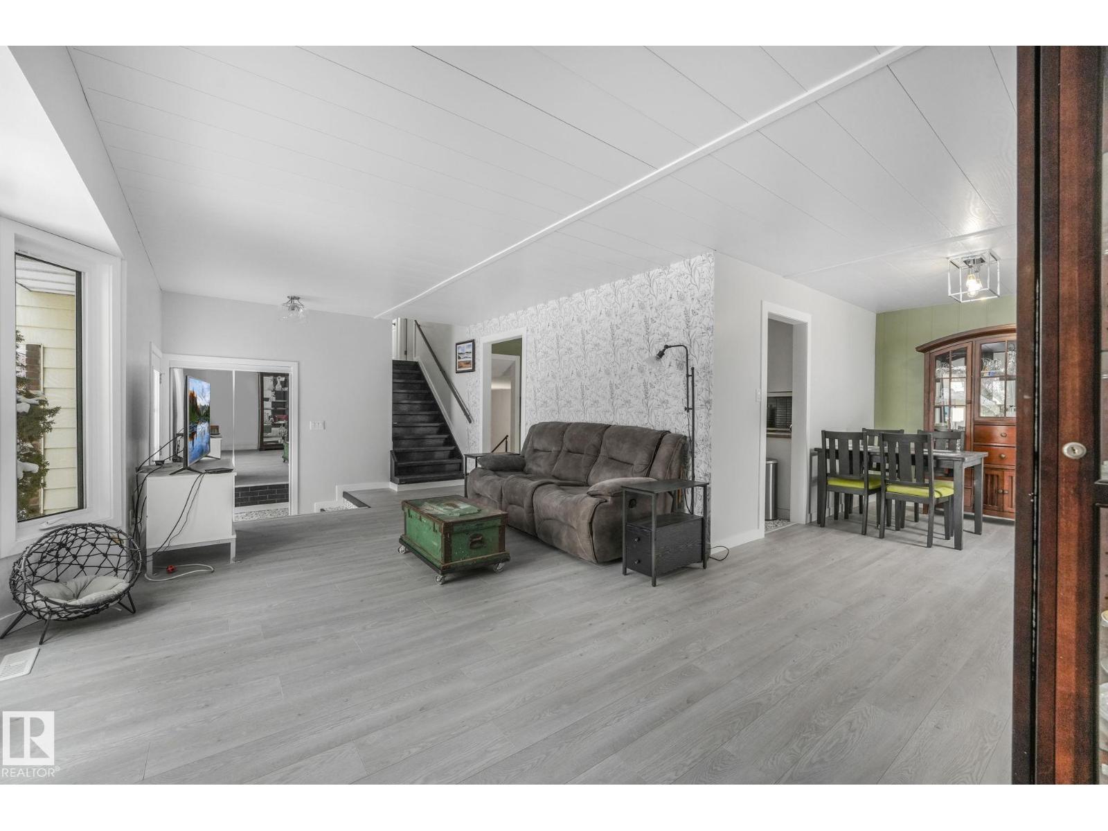 5204 47 St, Redwater, Alberta  T0A 2W0 - Photo 4 - E4474786