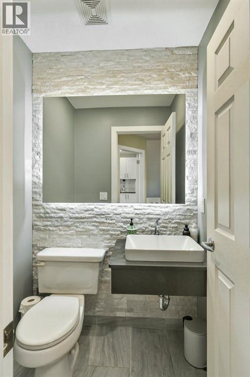 311 Crystal Shores View, Okotoks, Alberta  T1S 2H9 - Photo 5 - A2294700