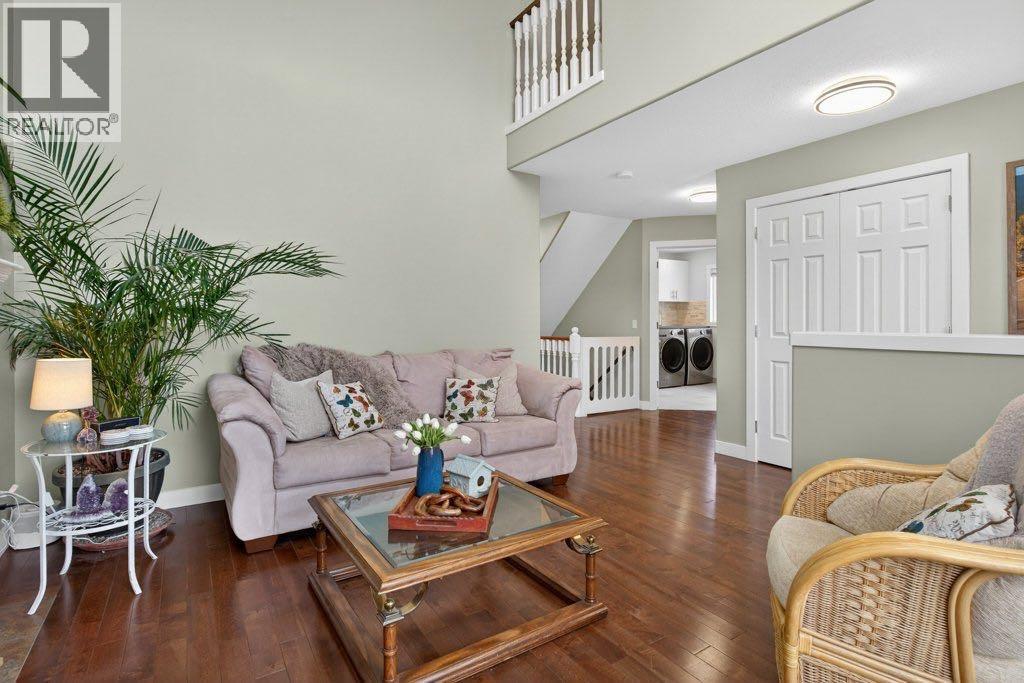 311 Crystal Shores View, Okotoks, Alberta  T1S 2H9 - Photo 4 - A2294700