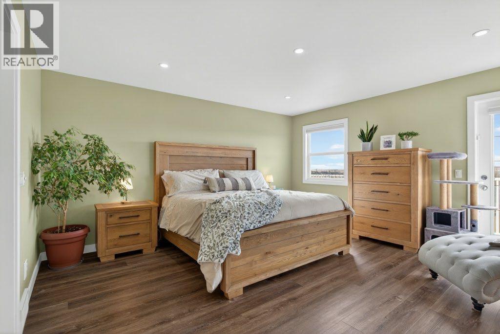 311 Crystal Shores View, Okotoks, Alberta  T1S 2H9 - Photo 18 - A2294700