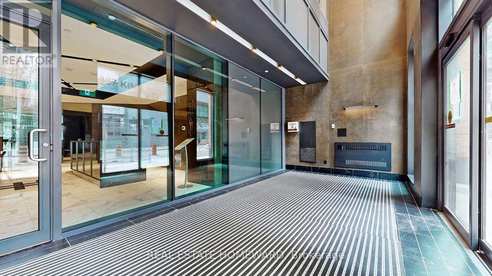 2903 - 327 KING STREET W, Toronto, Ontario