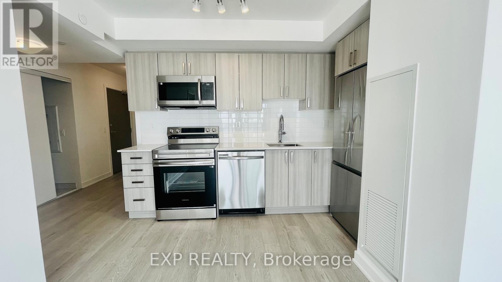 2205 - 1010 Sandy Beach Road, Pickering (Bay Ridges), Ontario  L1W 3V9 - Photo 2 - E12907540