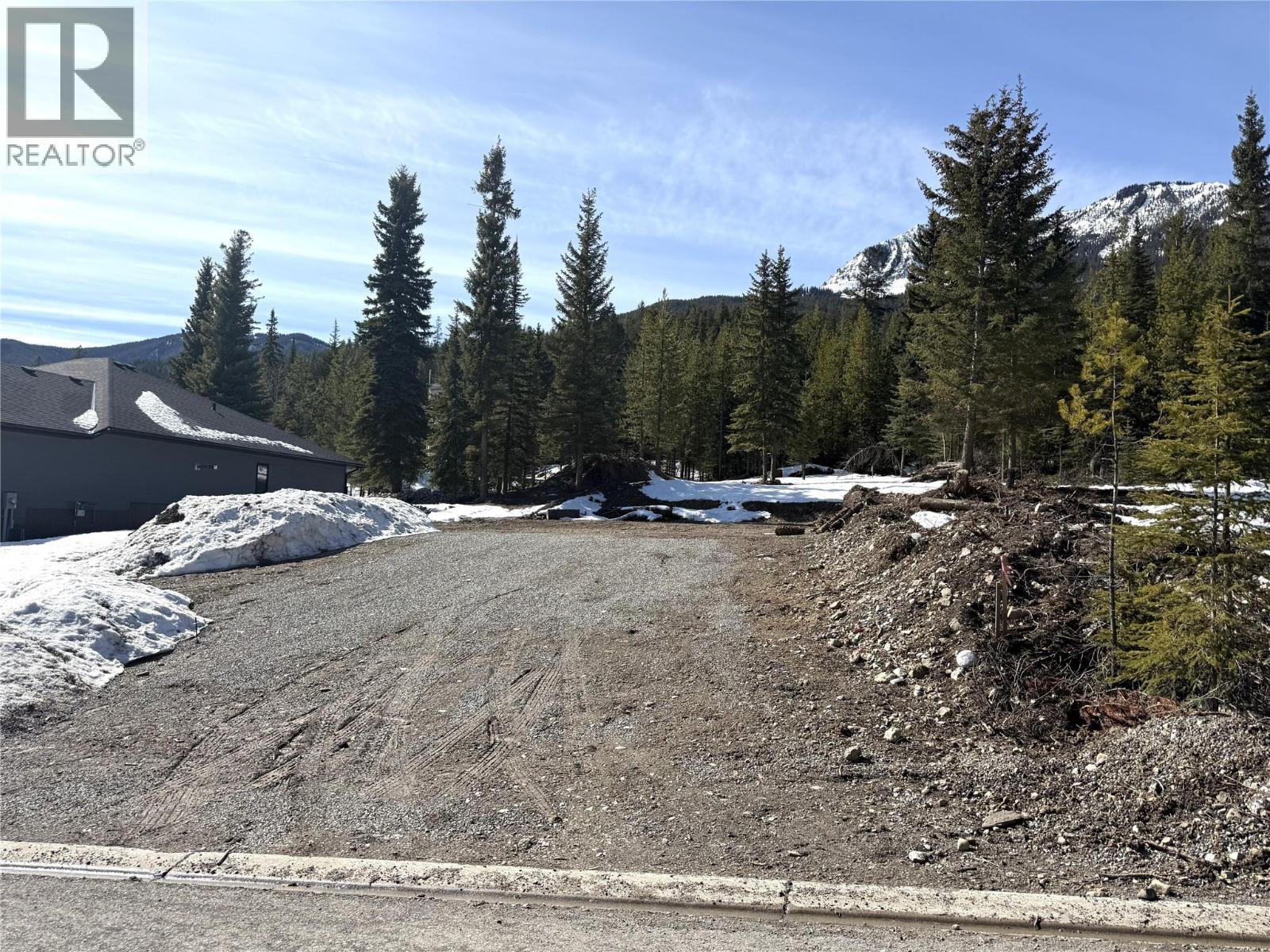 83 Deerborne Drive, Elkford, British Columbia  V0B 1H0 - Photo 5 - 10379903