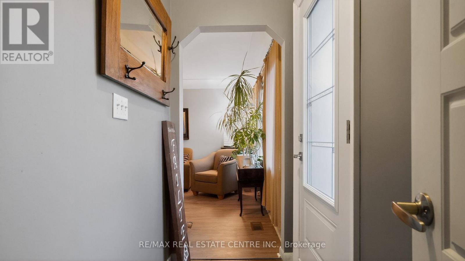 342 East 17th Street, Hamilton, Ontario  L9A 4M8 - Photo 3 - X12907542