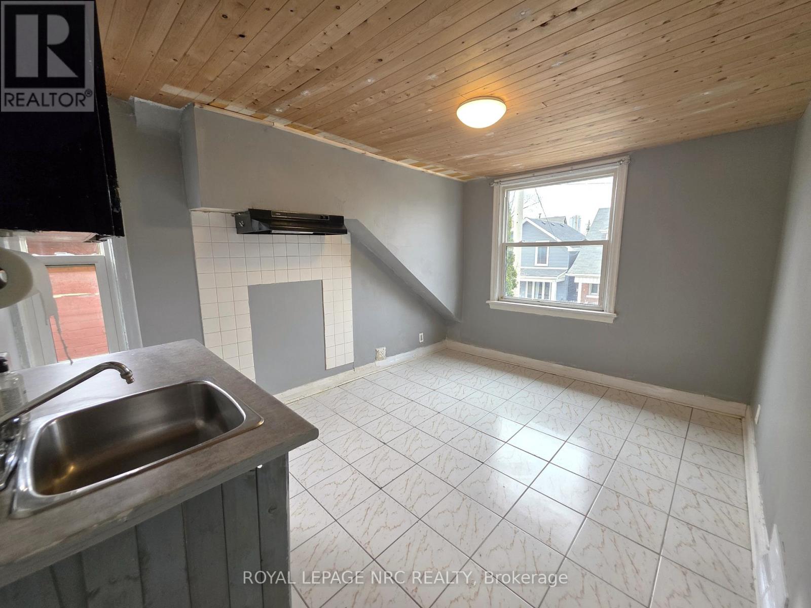 220 Emerald Street N, Hamilton, Ontario  L8L 5K8 - Photo 14 - X12697068