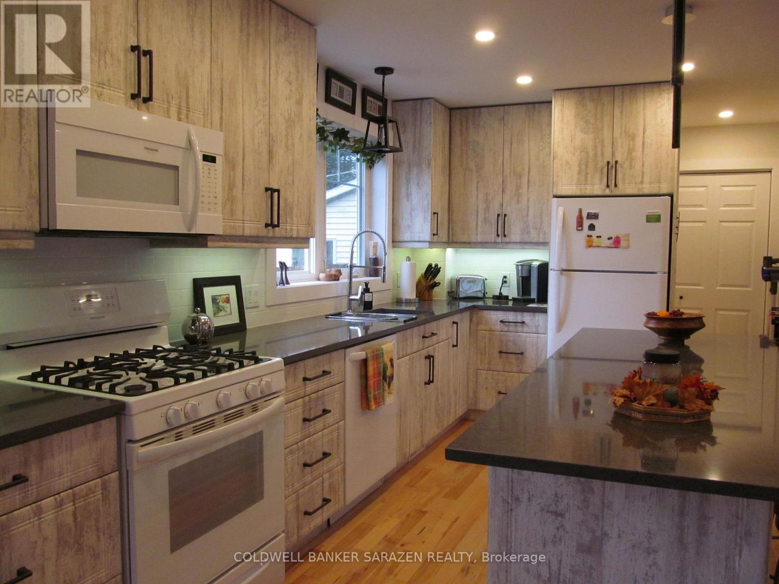 20 Burnstown Road, Mcnab/braeside, Ontario  K0A 3L0 - Photo 11 - X12898644