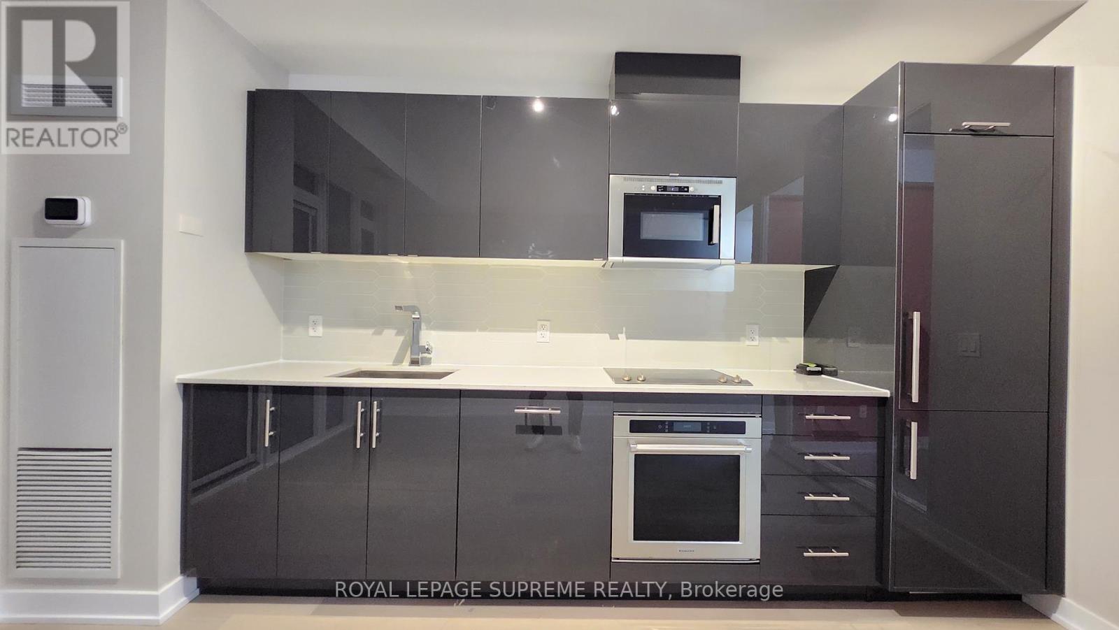 2208 - 330 Richmond Street W, Toronto, Ontario  M5V 0M4 - Photo 10 - C12812412