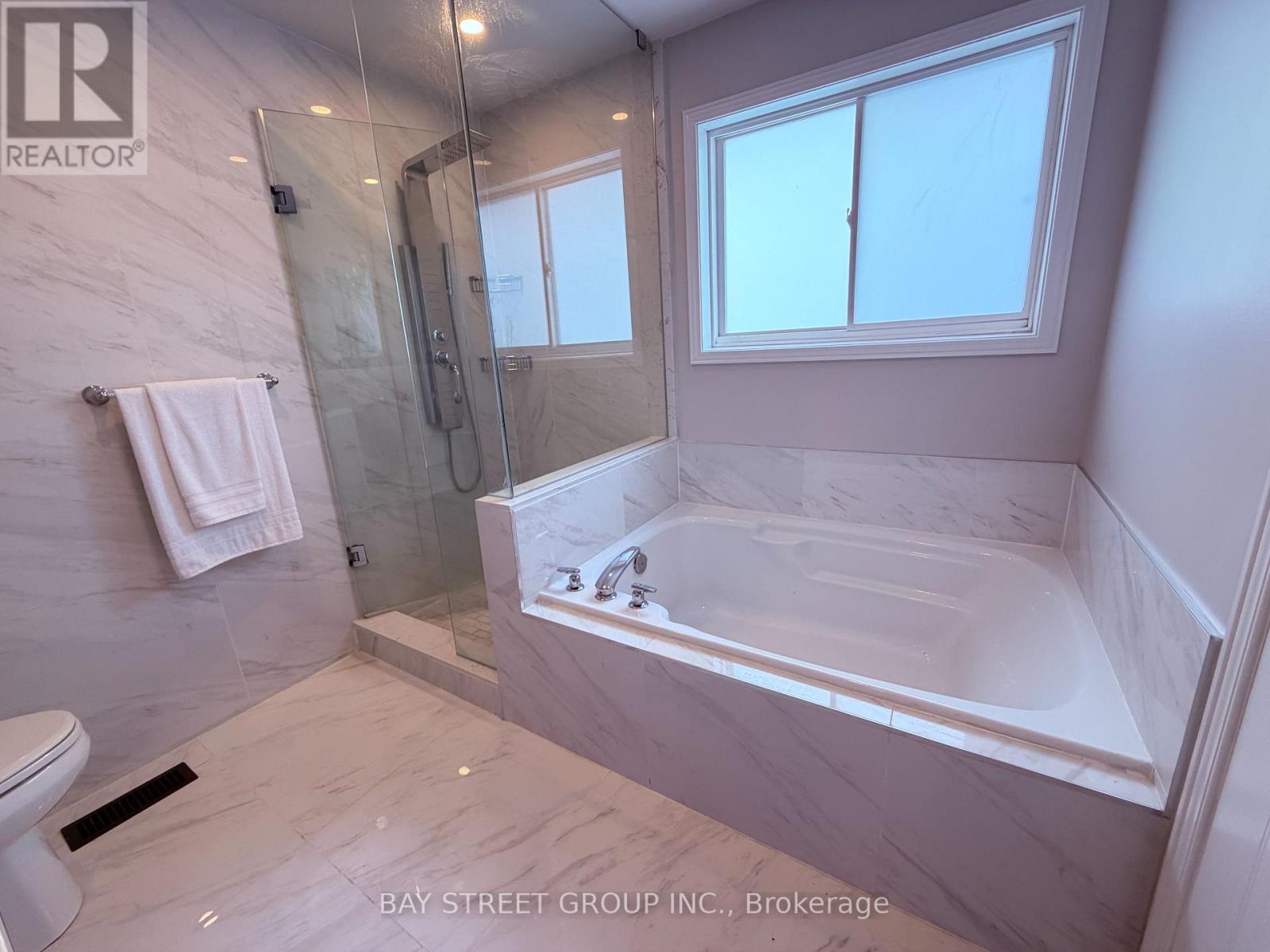 26 Campden Place, Markham, Ontario L6C 2J8 - Photo 12 - N12905750