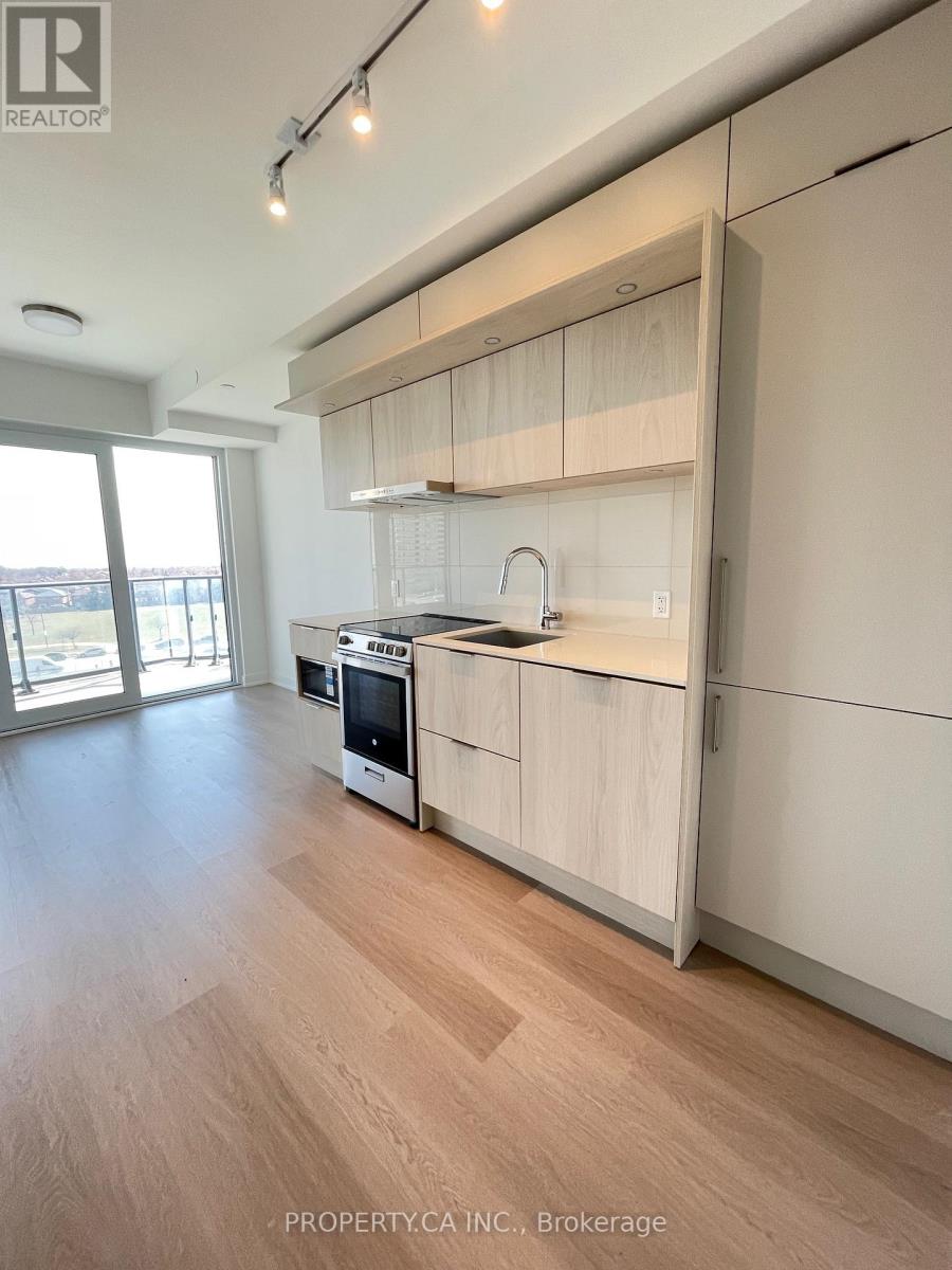 417 - 448 Burnhamthorpe Road, Mississauga, Ontario  L5B 4A4 - Photo 2 - W12907558