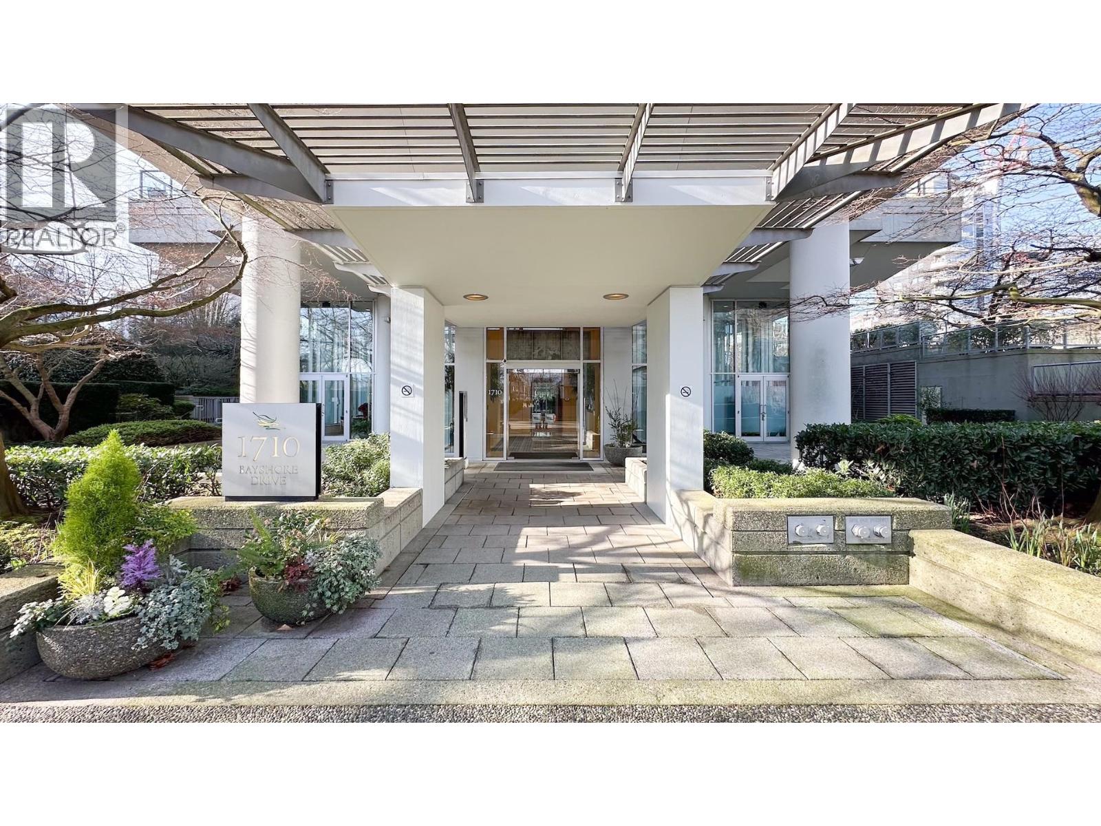 1004 1710 Bayshore Drive, Vancouver, British Columbia  V6G 3G4 - Photo 2 - R3095970