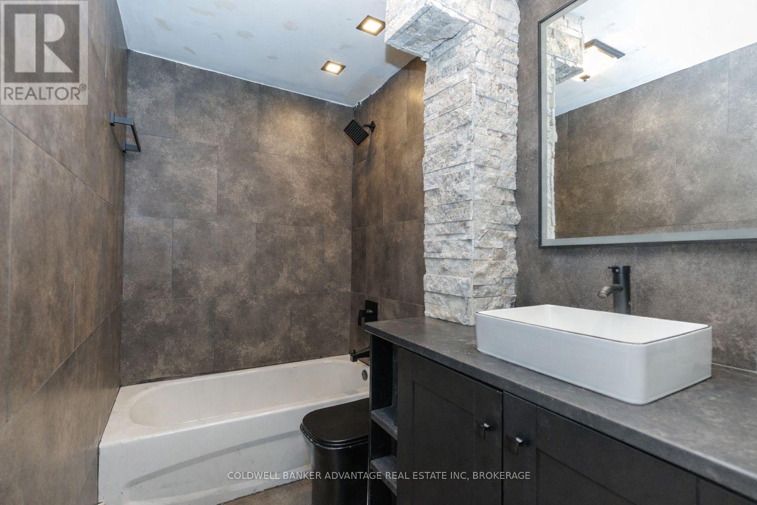 25 Dunkirk Court, Welland, Ontario  L3B 4W1 - Photo 18 - X12842760