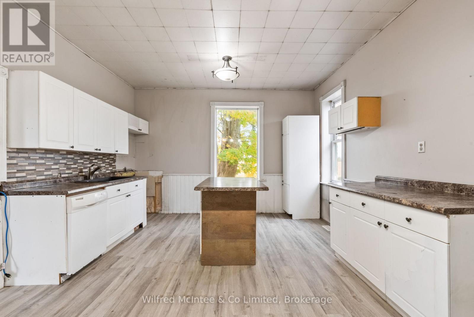 570 20 Side Road, Brockton, Ontario  N0G 2V0 - Photo 12 - X12471074