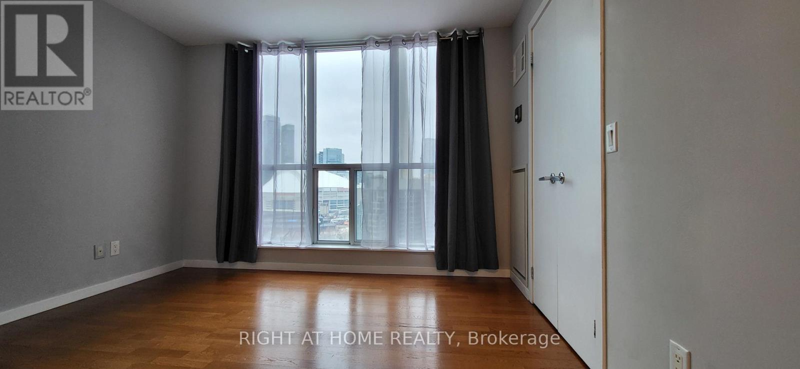 1912 - 8 York Street, Toronto, Ontario  M5J 2Y2 - Photo 36 - C12751628