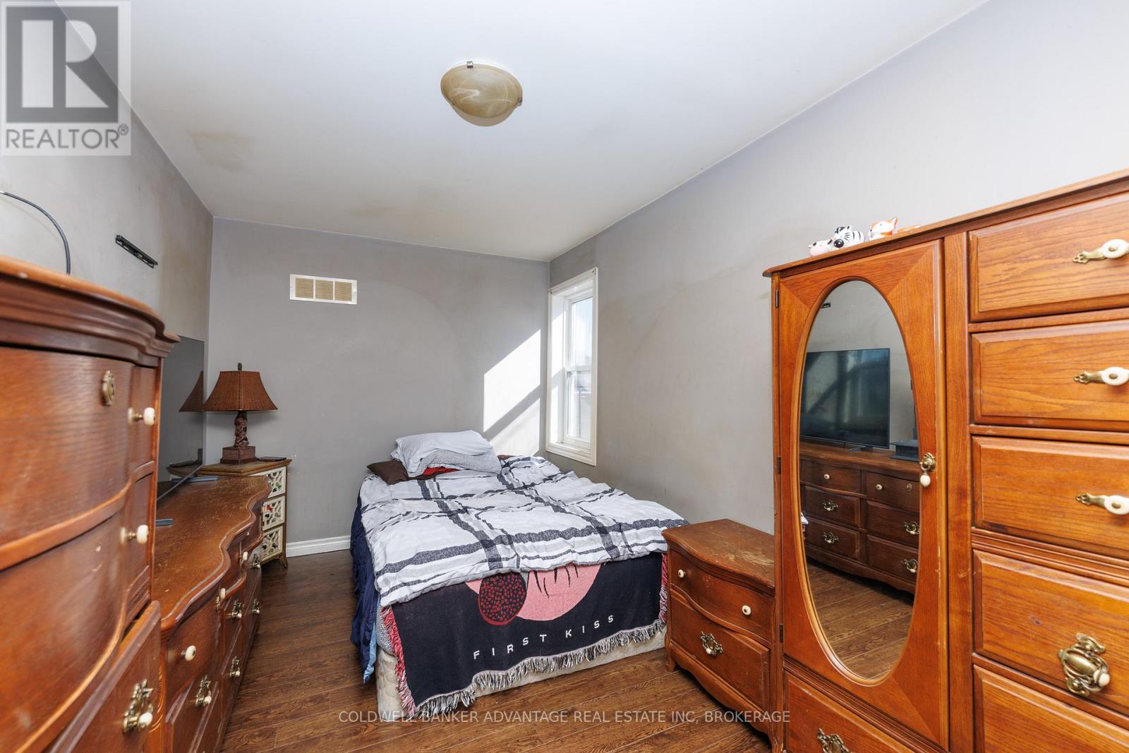 108 Burgar Street, Welland, Ontario  L3B 2S8 - Photo 11 - X12847710