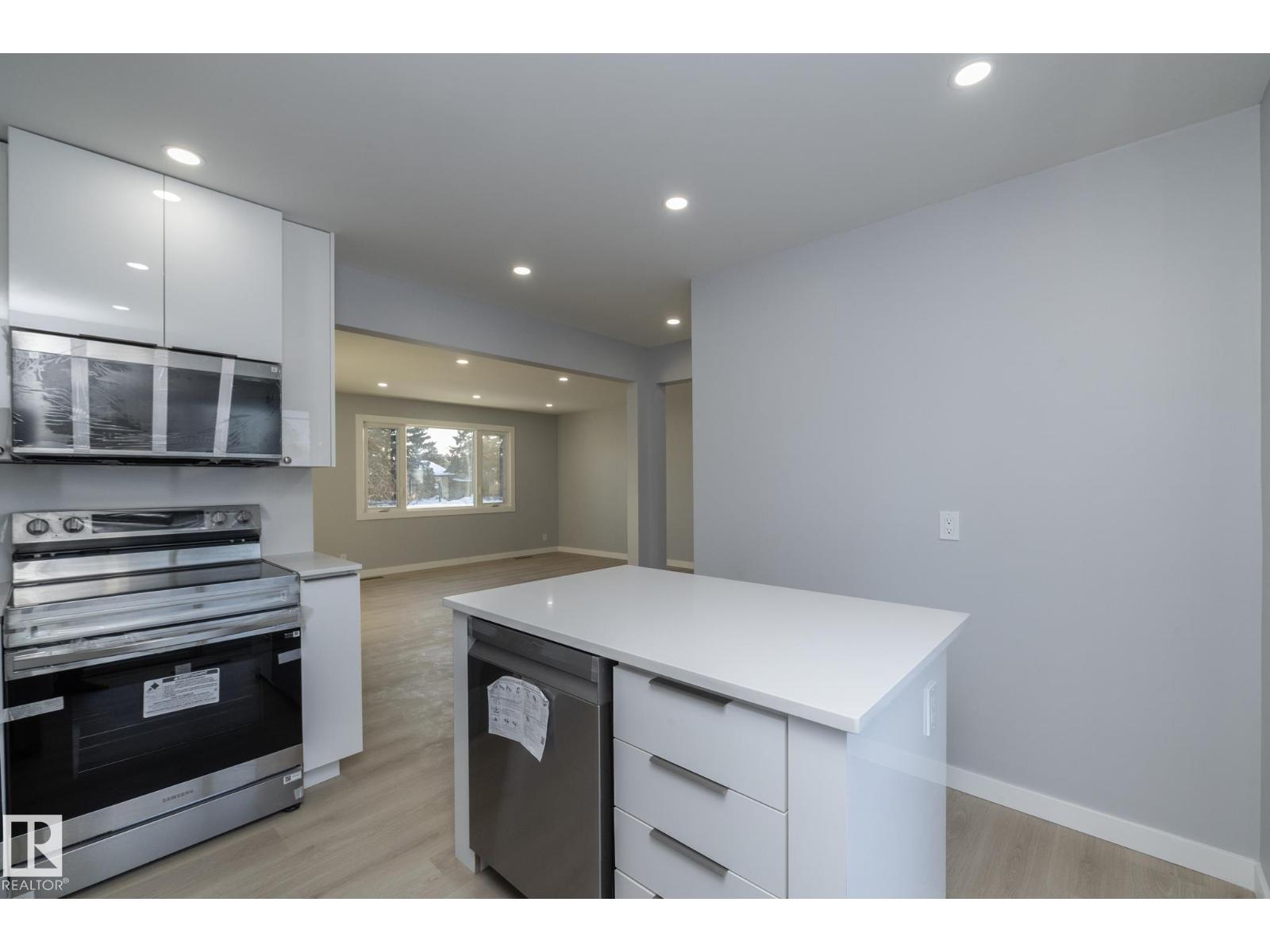 8008 159 St Nw, Edmonton, Alberta  T5R 2E4 - Photo 12 - E4478633