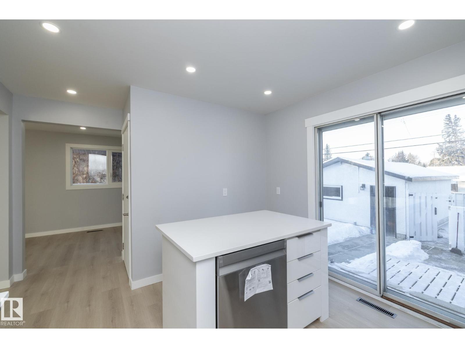 8008 159 St Nw, Edmonton, Alberta  T5R 2E4 - Photo 13 - E4478633