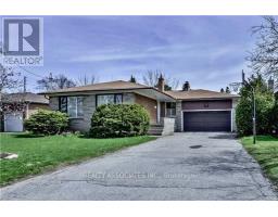 9 MUIRKIRK ROAD, Toronto, Ontario