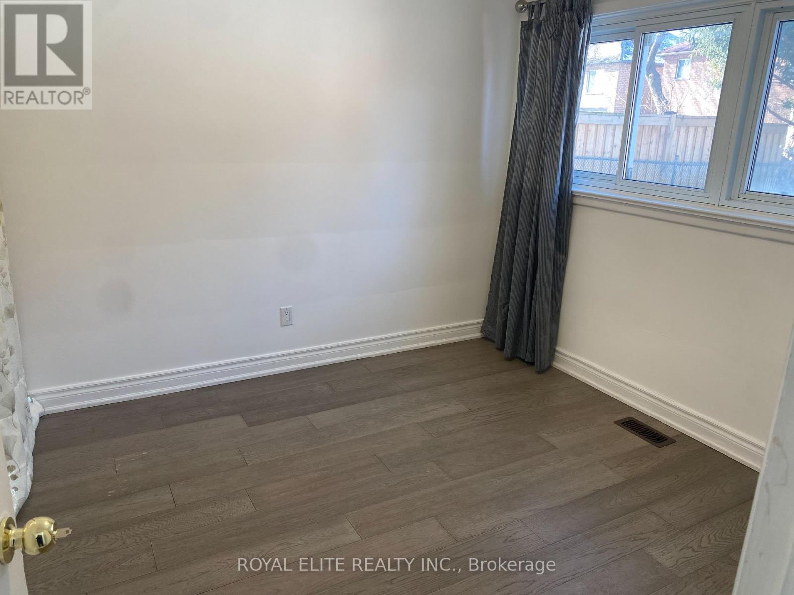 20 Shrewsbury Square, Toronto, Ontario  M1T 1L2 - Photo 11 - E12907594