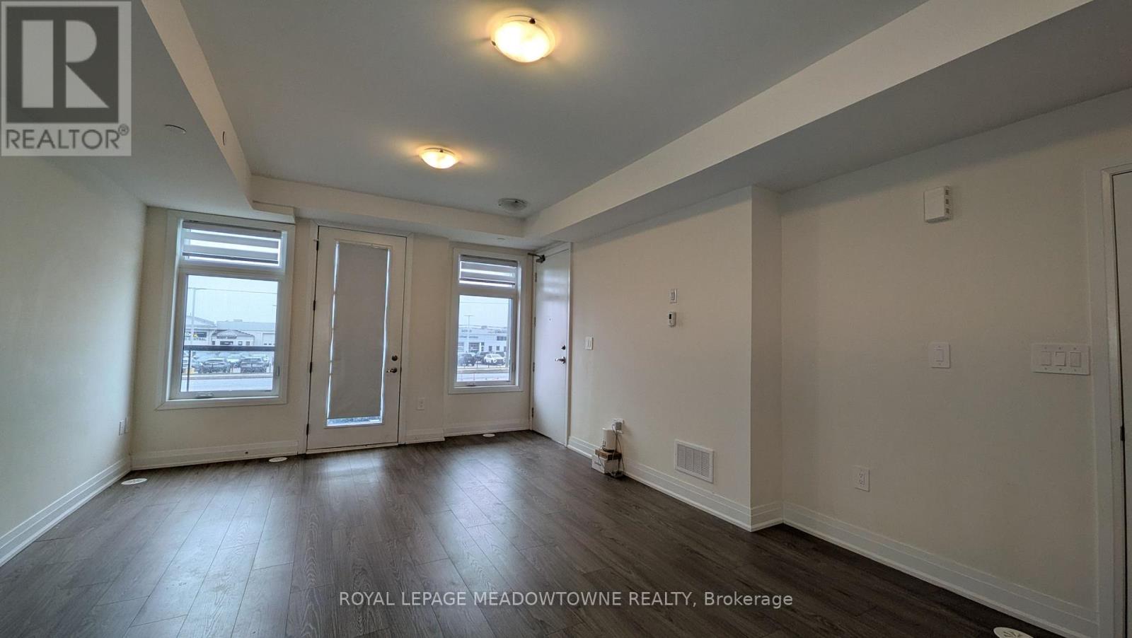 319 - 755 Omega Drive, Pickering, Ontario  L1V 0H1 - Photo 4 - E12701632