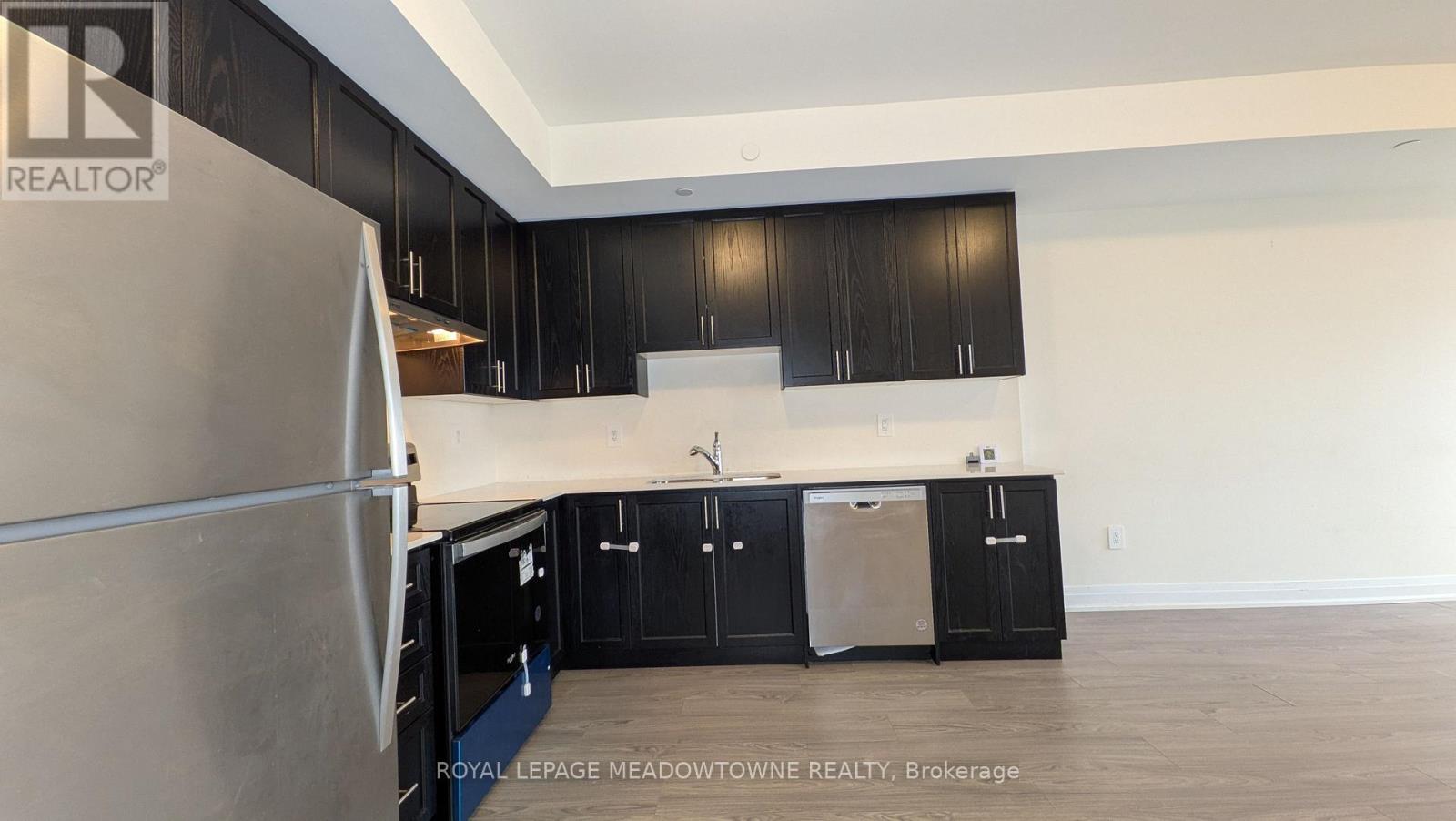 319 - 755 Omega Drive, Pickering, Ontario  L1V 0H1 - Photo 7 - E12701632