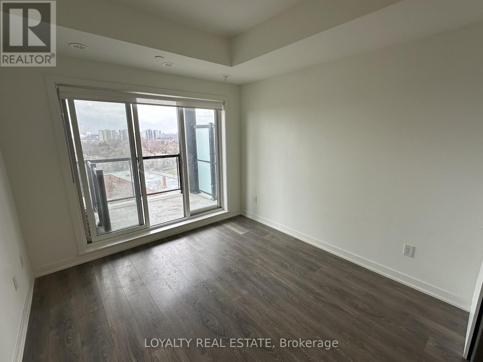 614 - 165 Canon Jackson Drive, Toronto, Ontario  M6M 0C4 - Photo 4 - W12907586