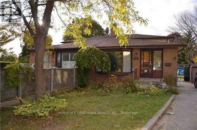 Upper - 1233 Fairdale Drive, Mississauga, Ontario  L5C 1K3 - Photo 1 - W12907604