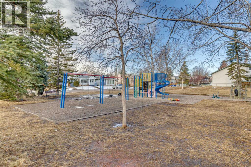 44 Shawcliffe Bay SW, Calgary, Alberta  T2Y 1H1 - Photo 47 - A2293815