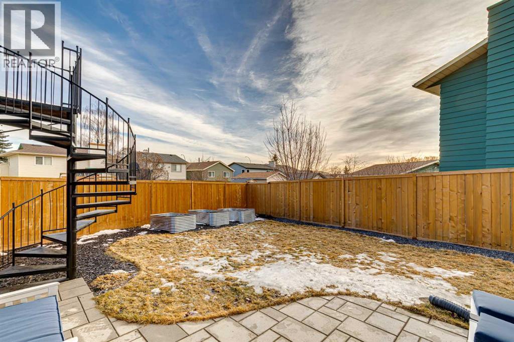 44 Shawcliffe Bay SW, Calgary, Alberta  T2Y 1H1 - Photo 33 - A2293815