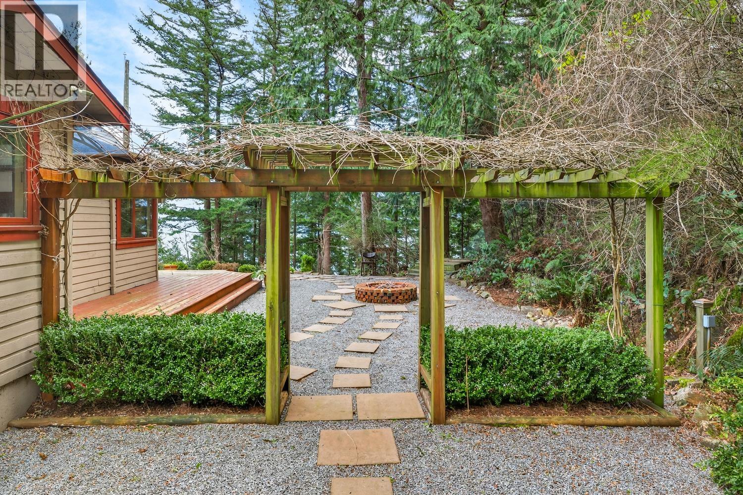 1309 Oceanview Road, Bowen Island, British Columbia  V0N 1G1 - Photo 2 - R3094161