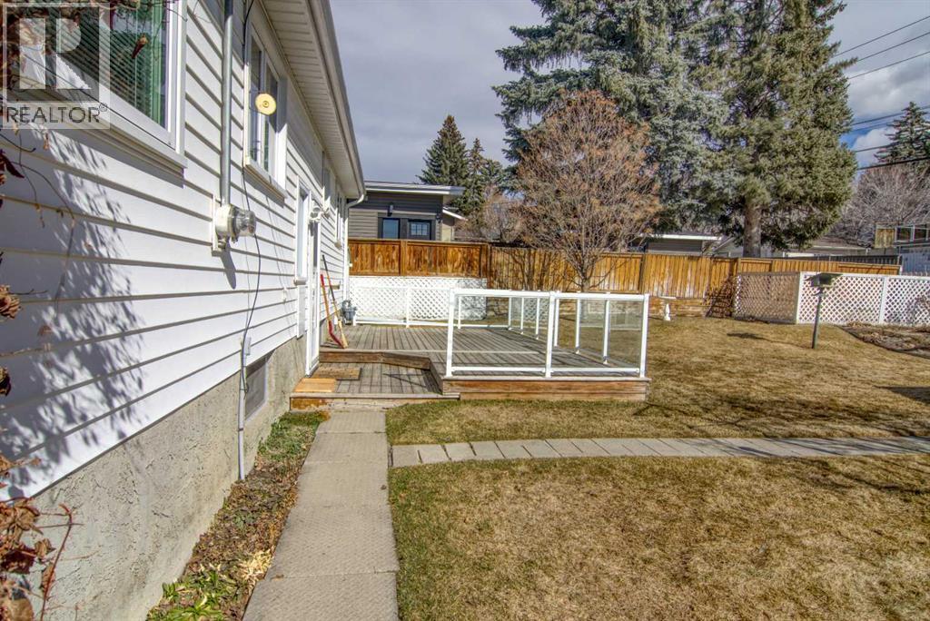 5820 Dalton Drive Nw, Calgary, Alberta  T3A 1C6 - Photo 3 - A2294729