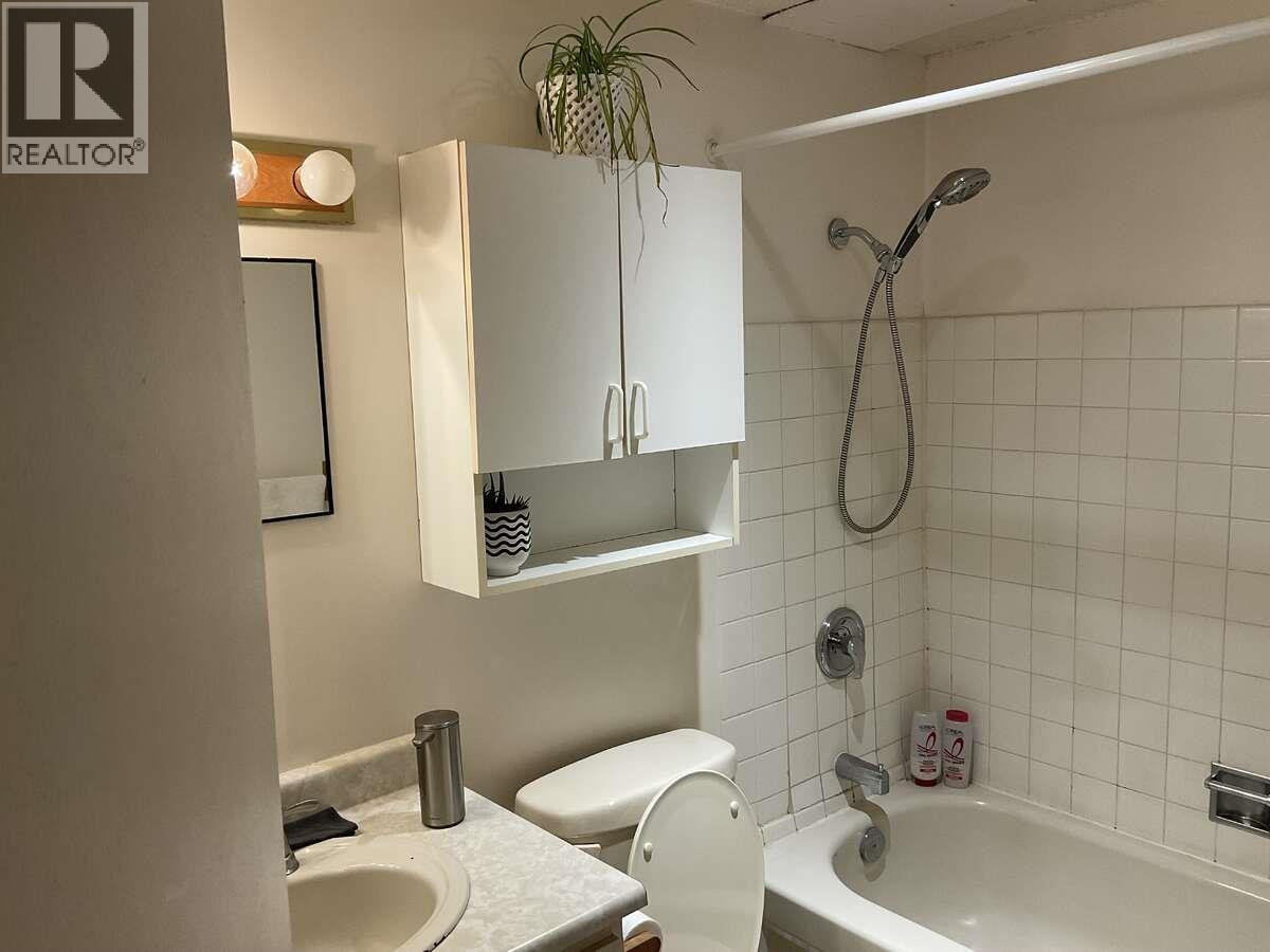 203 211 W 3rd Street, North Vancouver, British Columbia  V7M 1E9 - Photo 11 - R3102173