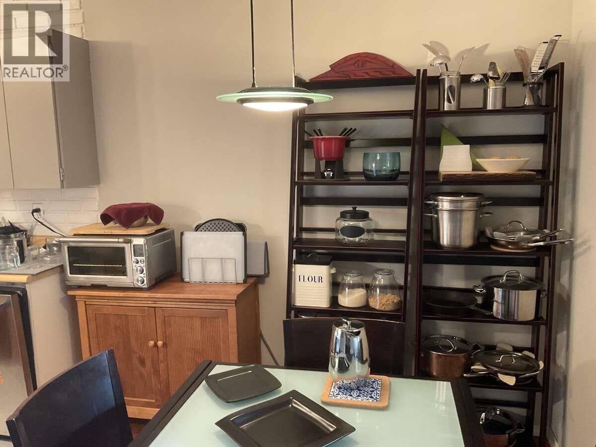 203 211 W 3rd Street, North Vancouver, British Columbia  V7M 1E9 - Photo 4 - R3102173