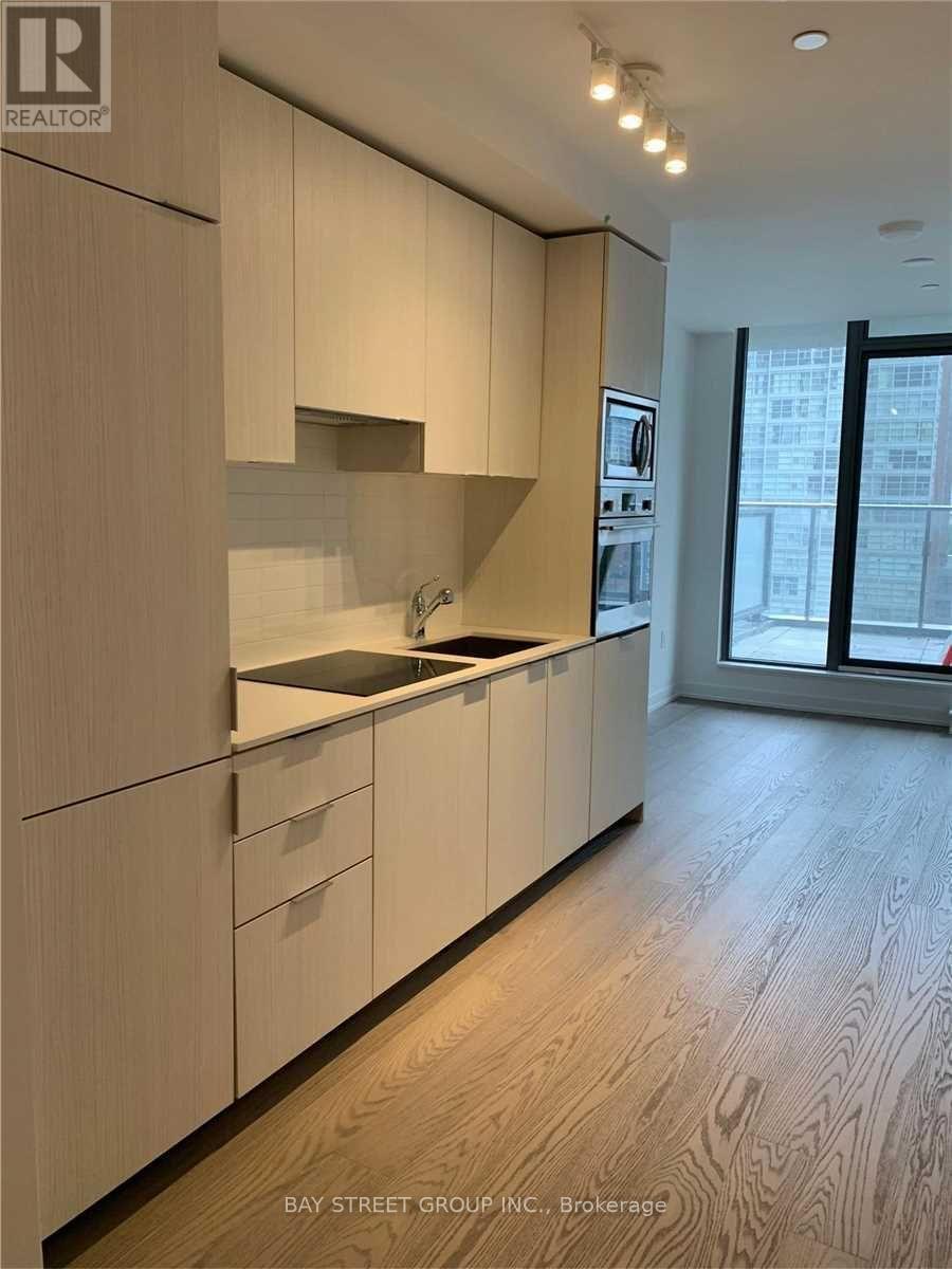 614 - 11 Wellesley Street W, Toronto, Ontario  M4Y 1E8 - Photo 9 - C12907618