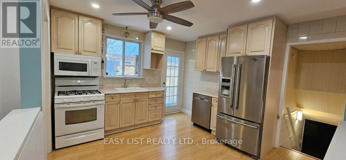 1320 Odessa Crescent, Oakville, Ontario  L6H 1R8 - Photo 12 - W12907610