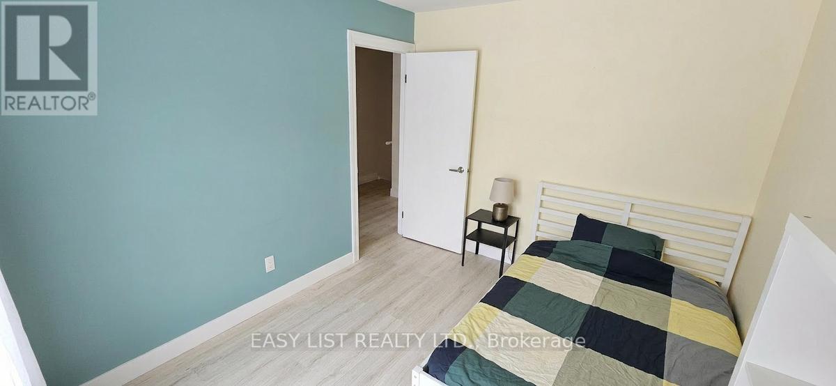 1320 Odessa Crescent, Oakville, Ontario  L6H 1R8 - Photo 17 - W12907610