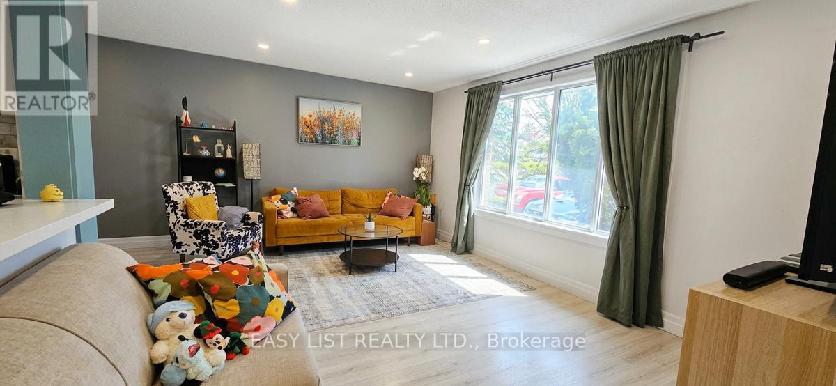 1320 Odessa Crescent, Oakville, Ontario  L6H 1R8 - Photo 5 - W12907610