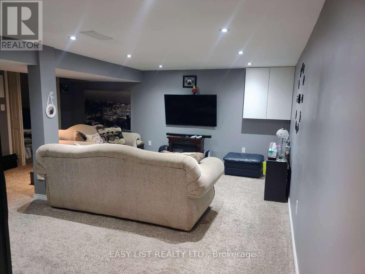 6697 Huggins Street, Niagara Falls, Ontario  L2J 1H8 - Photo 5 - X12907626