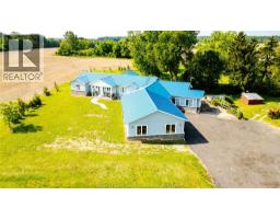 1377 COUNTY RD 20, Kingsville, Ontario