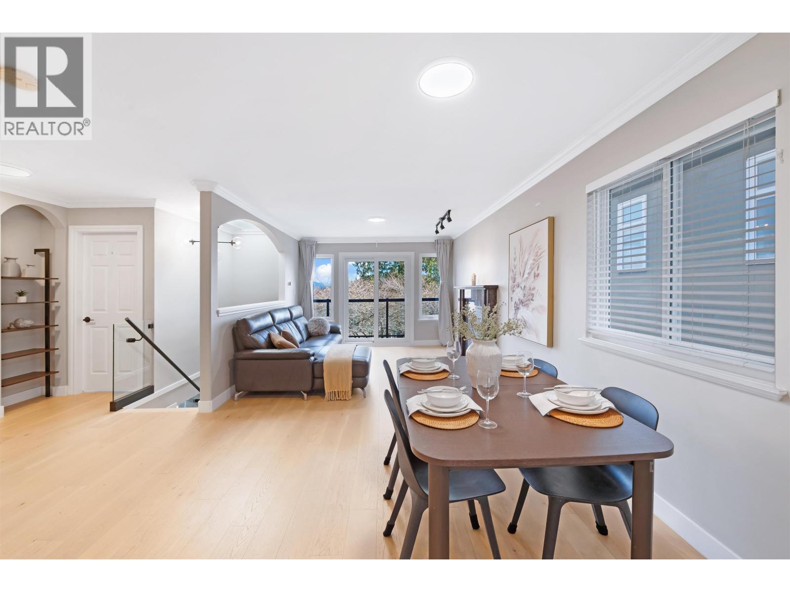 65 Ellesmere Avenue, Burnaby, British Columbia V5B 3S5 - Photo 6 - R3091116