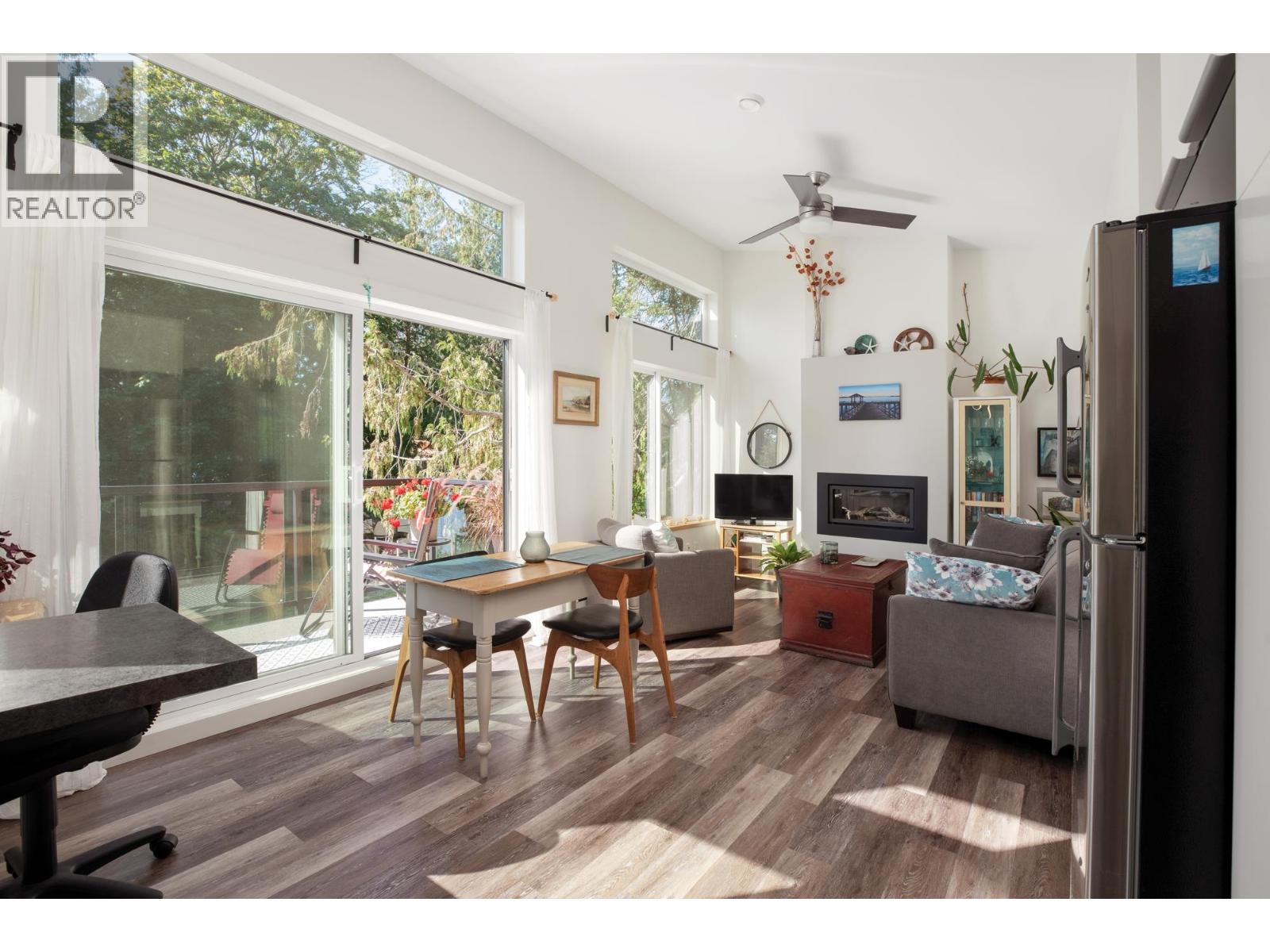 7835 Redrooffs Road, Halfmoon Bay, British Columbia V7Z 1A4 - Photo 8 - R3052783